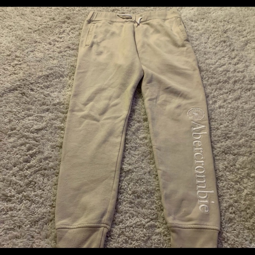 Kids sweatpants.. size 13/14